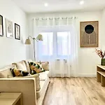 Recién Reformado, Céntrico, Tranquilo Y Luminoso *